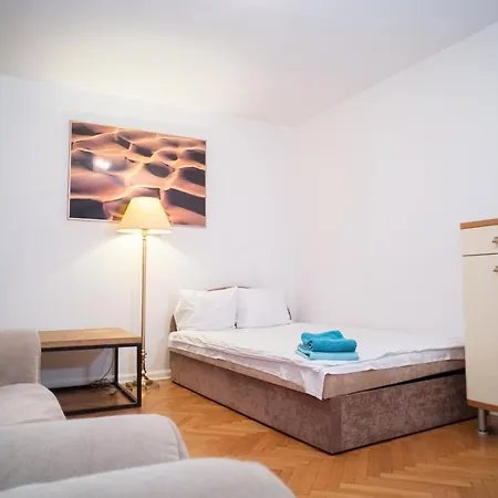 Zadolzennost!!!!!!!!!!!!pd Pokoi Obok Starego Miasta *