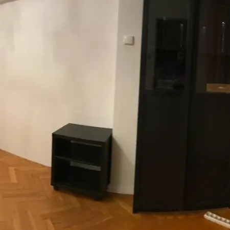 Zadolzennost!!!!!!!!!!!!pd Pokoi Obok Starego Miasta Ubytování v soukromí